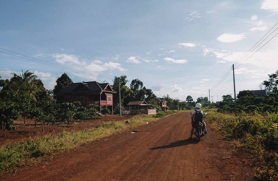 Driving a part of the Bolaven Plateau big loop