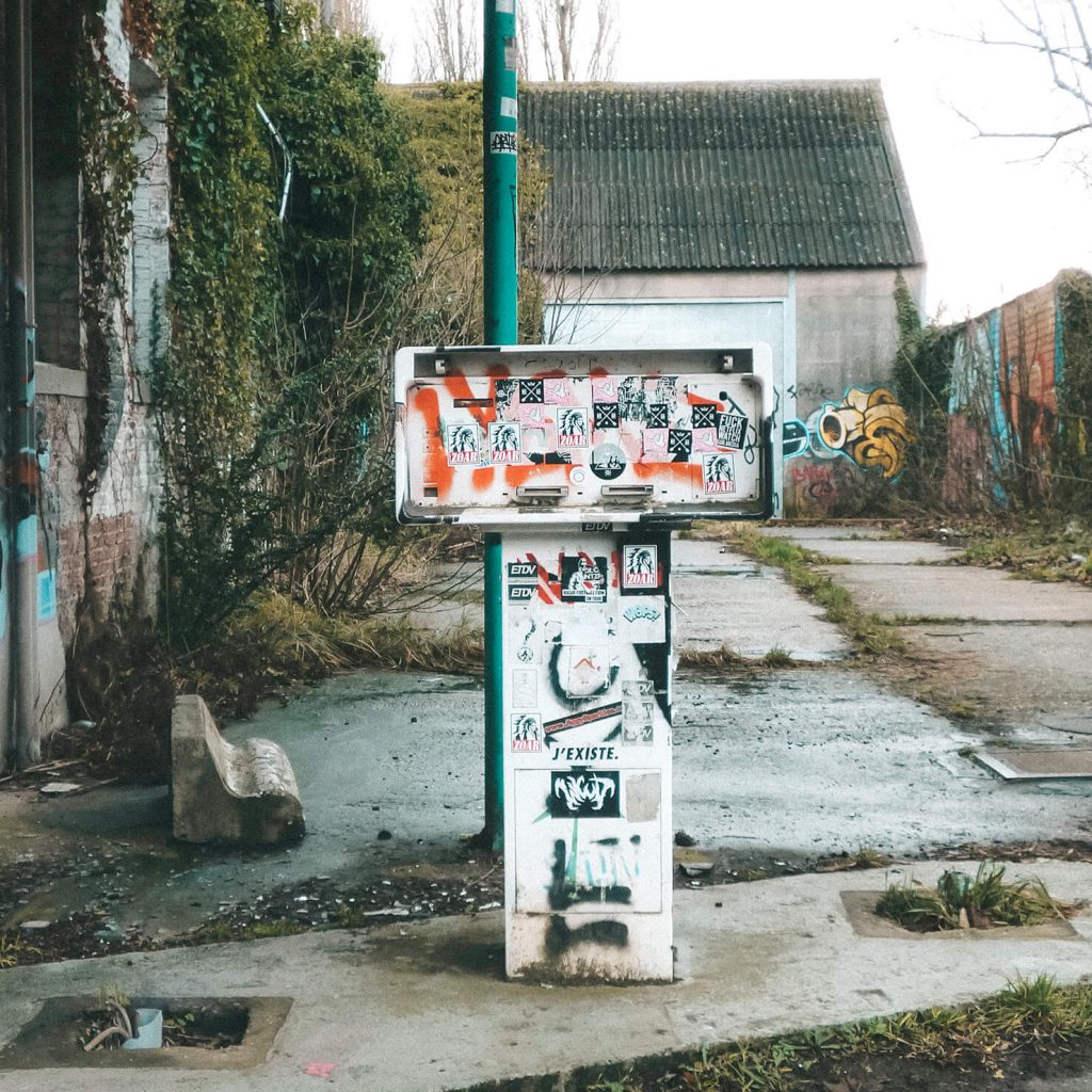 Ghost town Doel: Petrol stations got abandoned, just like the rest of the village