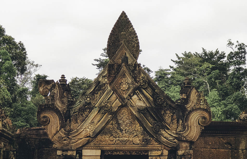 Details of the Banteay Srei entry gate