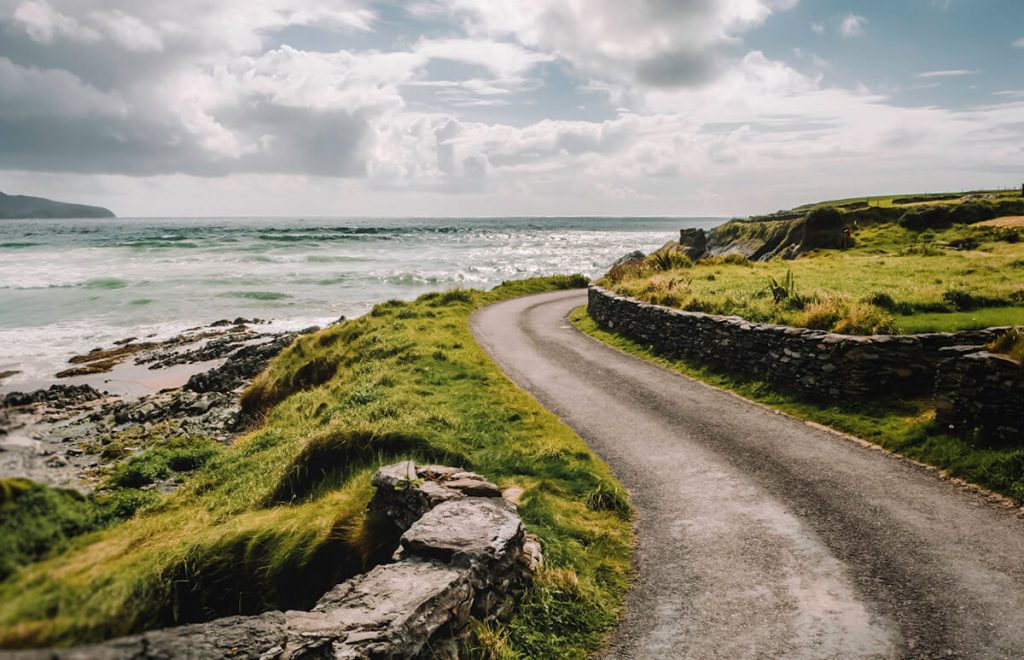 Our 10 tips for driving in Ireland