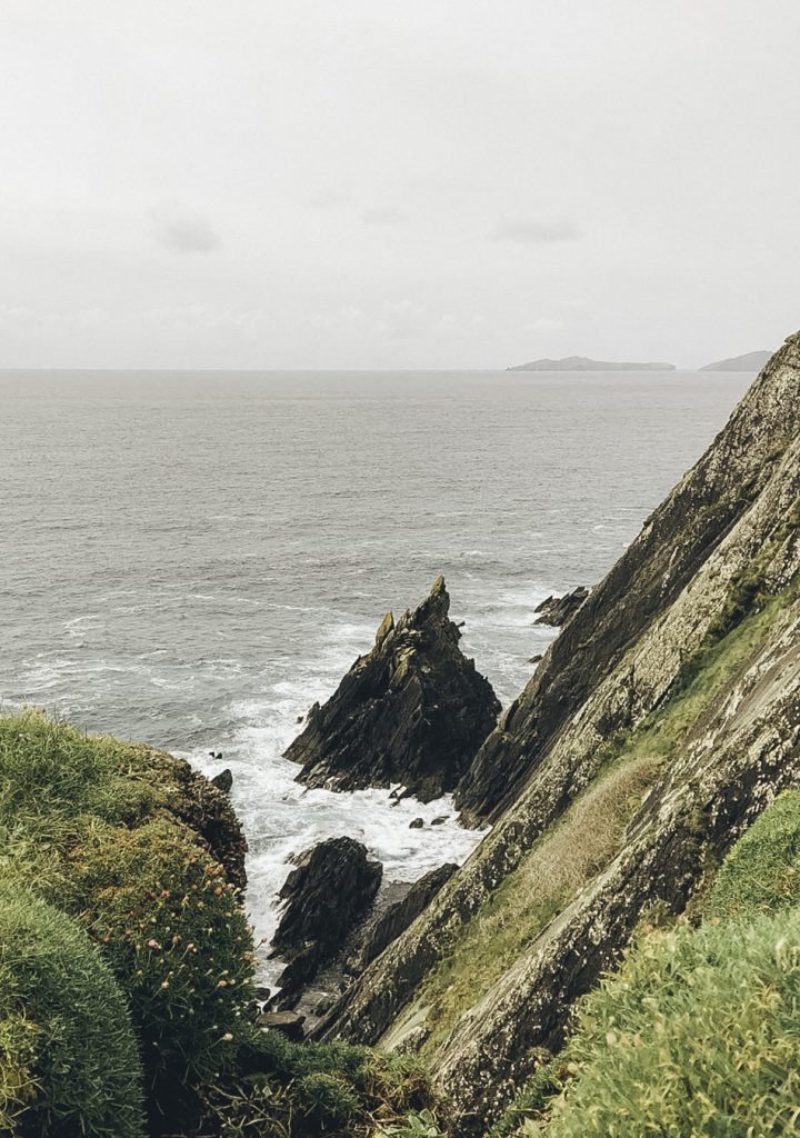 Ragged coastline along the Dingle Peninsula Drive on our Itinerary for 7 days in Ireland