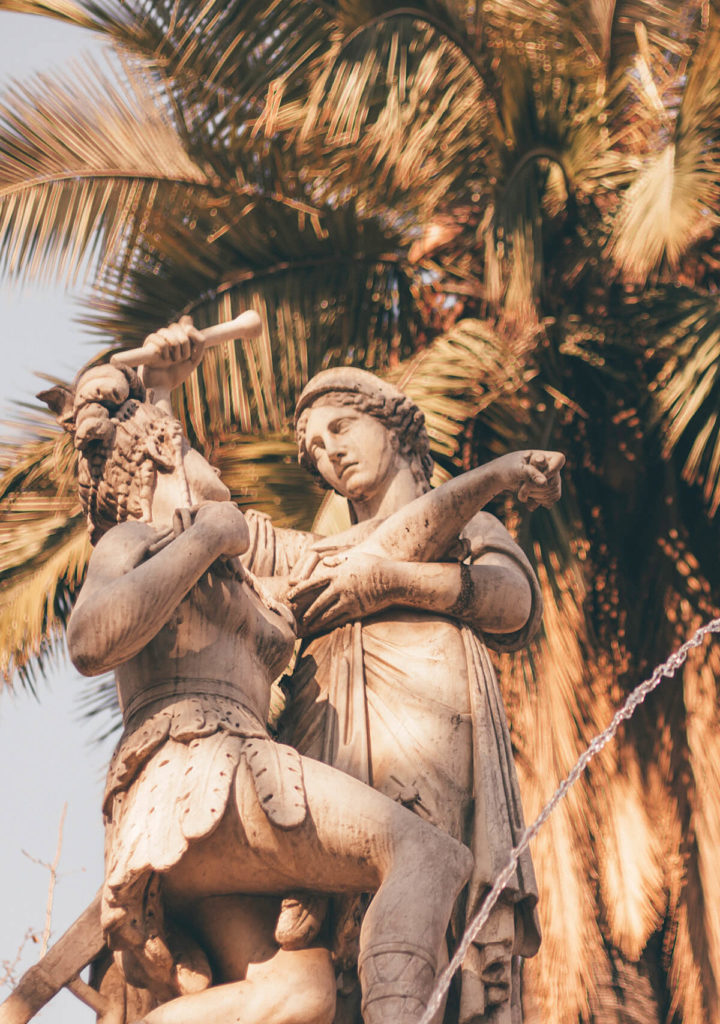 Beatiful statues at the Plaza de Armas