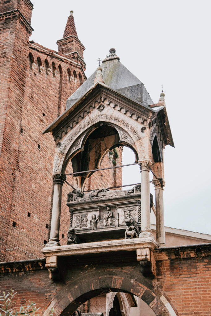 Basilica St Anastacia: stop on the free Verona walking tour