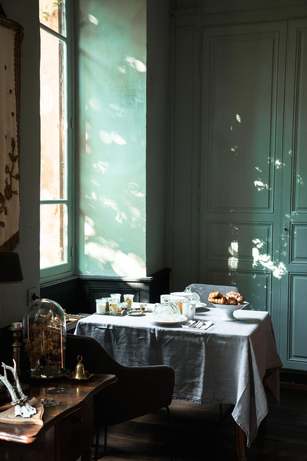 Breakfast in the 18th century salons of Le Jardin de la Cathédrale