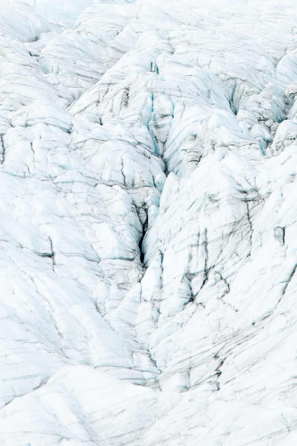 Kloven of crevasses in de Groenlandse ijskap