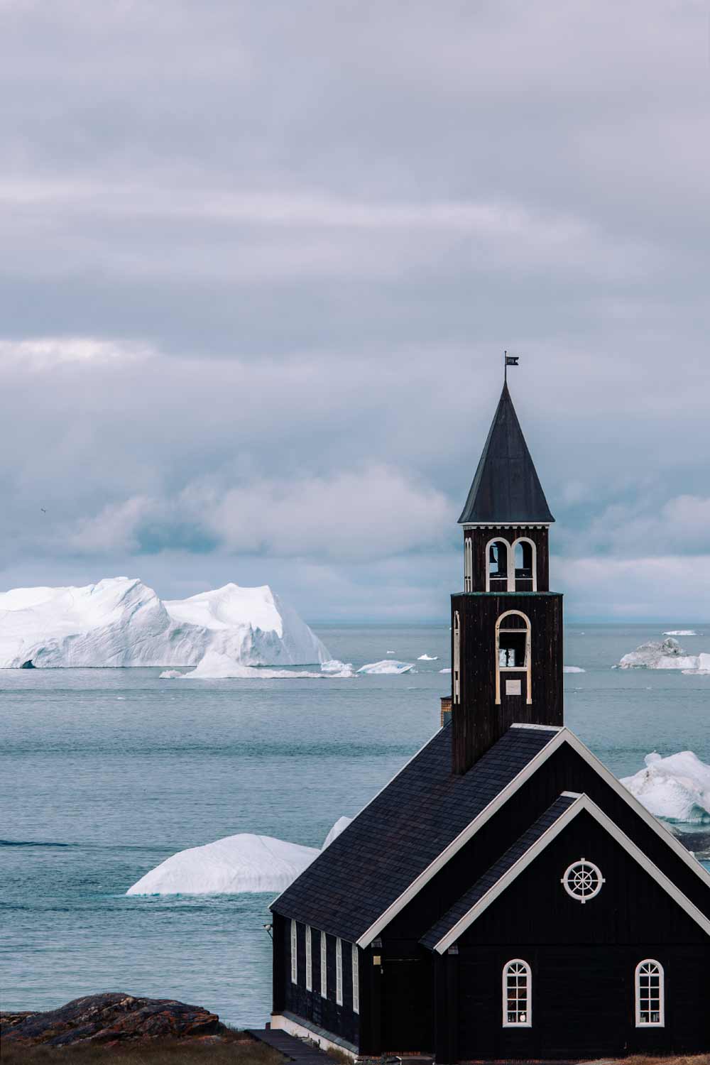 Ijsbergen voor de kust van Ilulissat