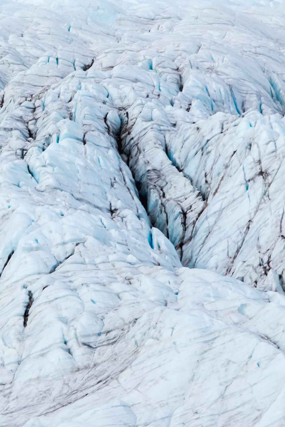 Frozen Majesty – Kangerlussuaq Ice Cap reveals its majestic allure on an immersive camping journey